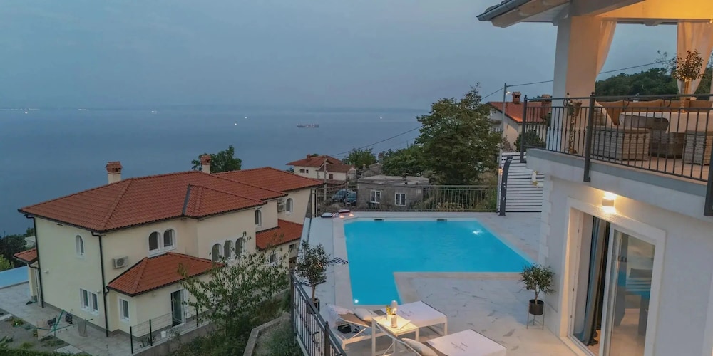 Villa Lauriana Nearby Opatija - Crovillas