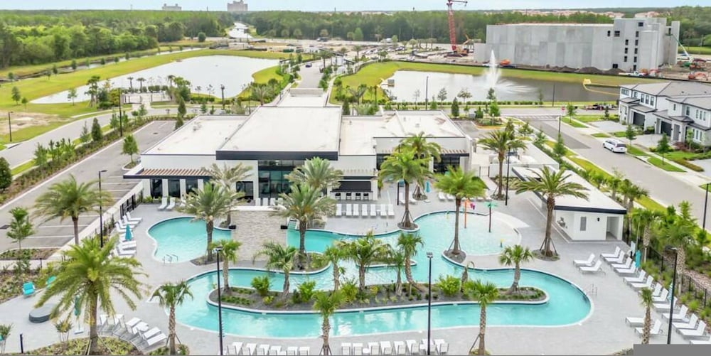 Brand NEW 12bedrooms 12bathroom At Paradiso Grande
