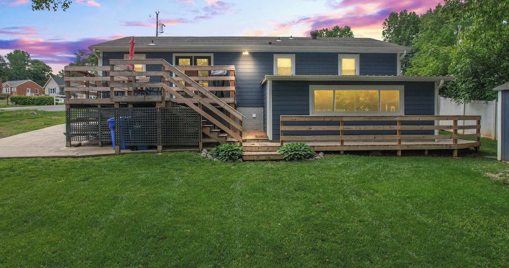 The Blue Bungalow Stay for 8
