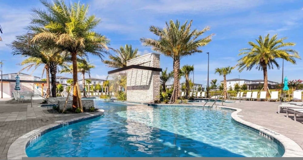Brand NEW 12bedrooms 12bathroom At Paradiso Grande