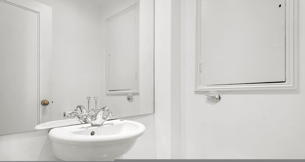 2-bed Knightsbridge Home