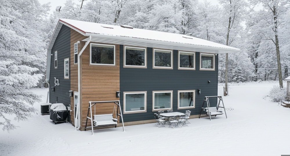 5 BR Family Hangout I Lake Views I Firepit