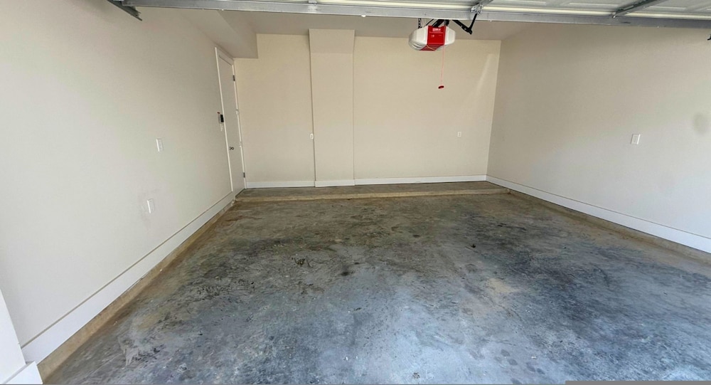 Cozy Modern Retreat 10 Mins to Heights Downtown