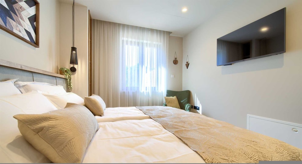 Villa Quarnaro With Heated Pool