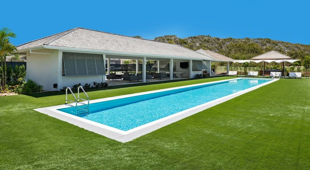 Oceanfront Luxury Villa Infinity Pool w Slide