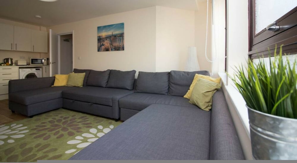 Stayzo Stylish Accommodation in Southampton 10