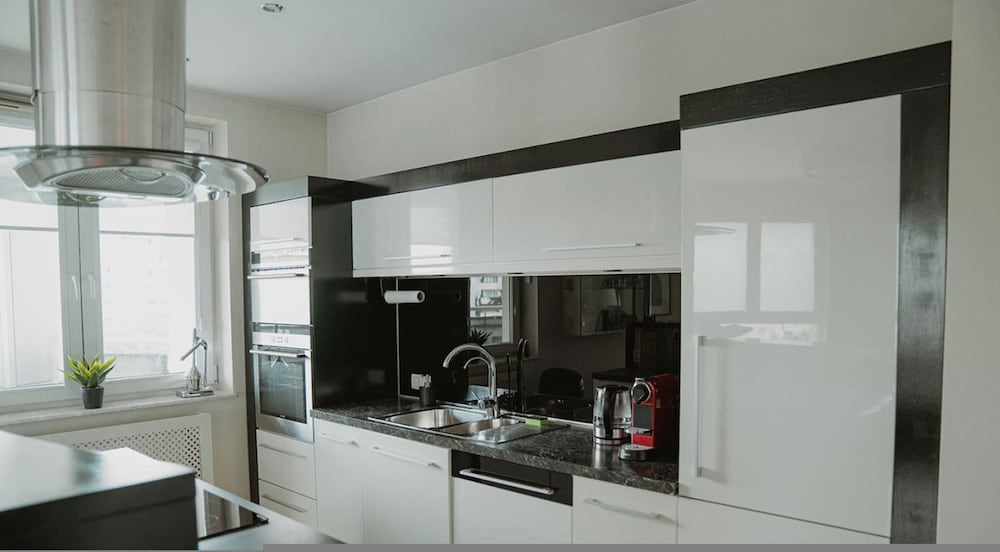 Chic Metro-side Apartment