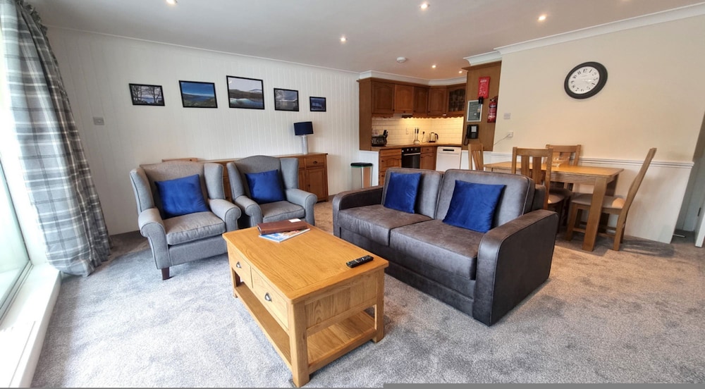 Loch Rannoch Highland Club Red Deer Lodge 05