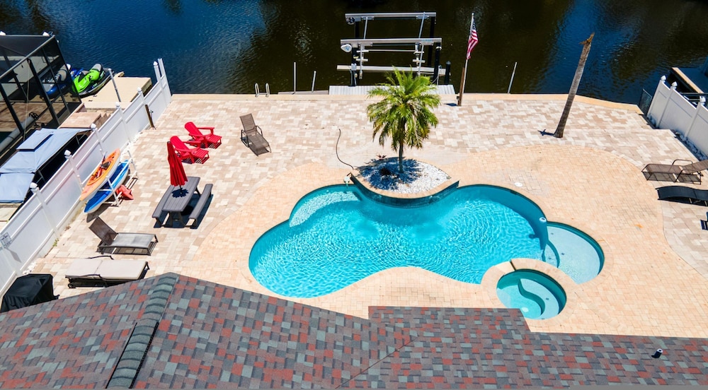Fun Pool Relax16miles Bushgarden