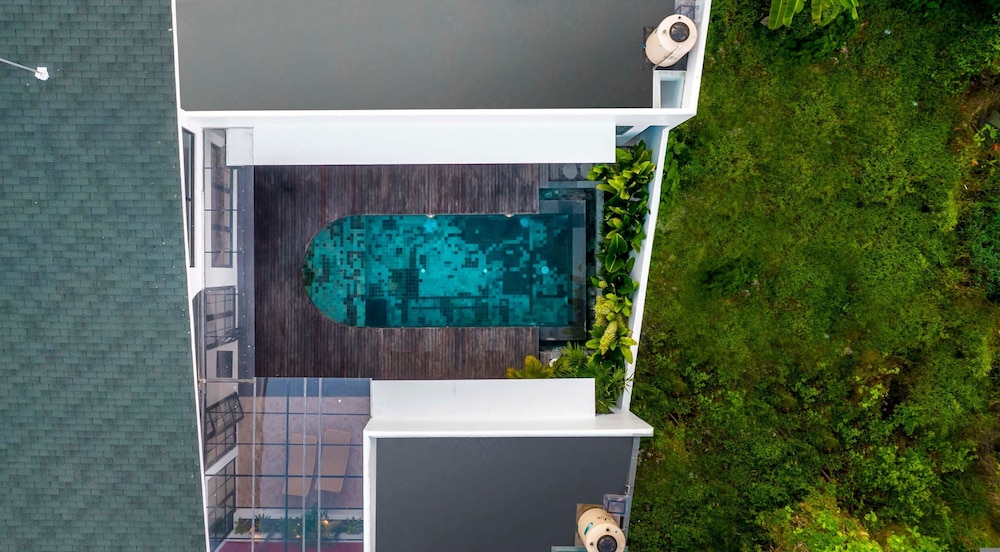 Casa Copper by Alfred in Bali - Tropical Luxury 3BR Pool Villa in the Heart Canggu