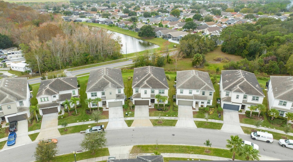 Spacious 12br Family Villa Near Disney Bella Vida