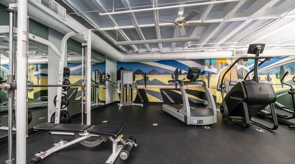 Luxury Downtown Phoenix Loft - Pool Gym Laundry