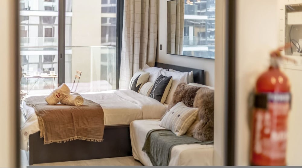 Elegant Studio w Balcony View Near Downtown Dubai