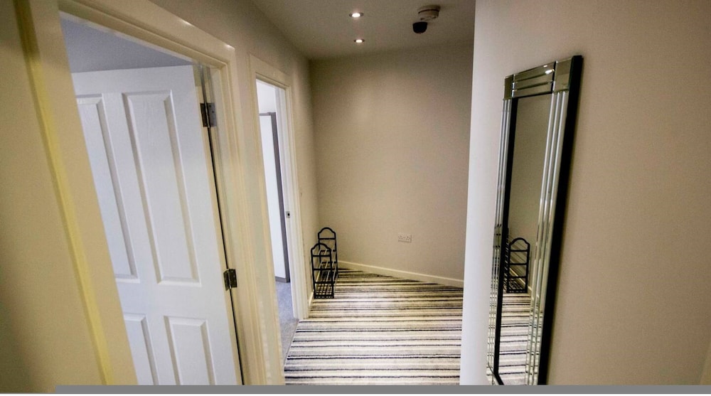 Stayzo Self Catering Accommodation 3 -bradford UK