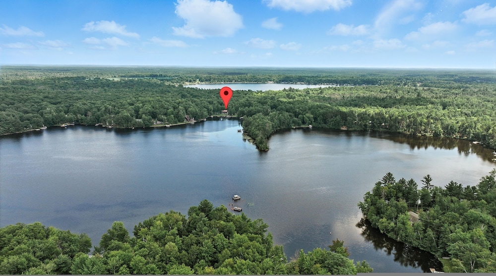 5 BR Family Hangout I Lake Views I Firepit