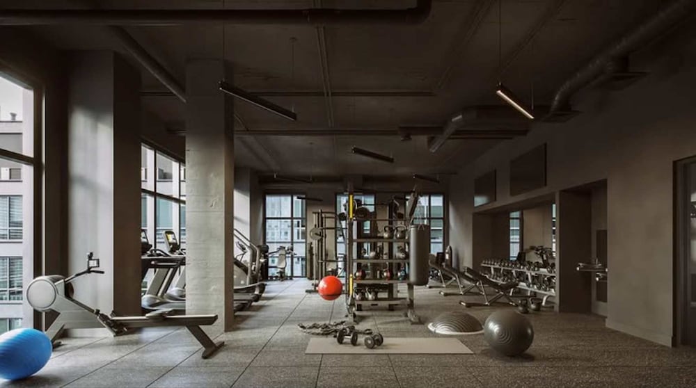 3 Bed 3 Bath High Rise With Gym Amenities