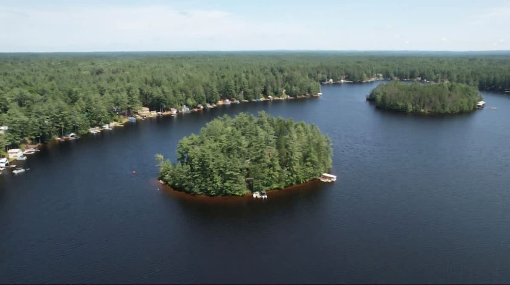 The Floater-a House Boat on Grant Island Bham Lk