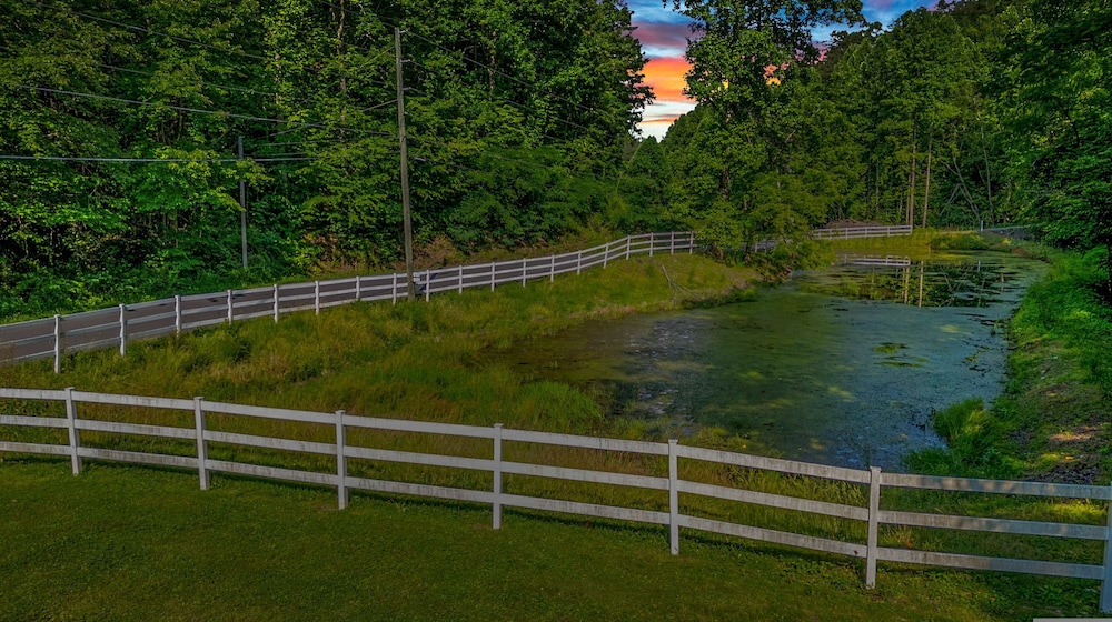 Group Getaway Modern Cabins Sleep 16 Gatlinburg
