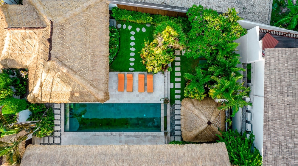 Villa Gading by Alfred in Bali - Stunning 4BD Villa in the Heart of Seminyak Beach