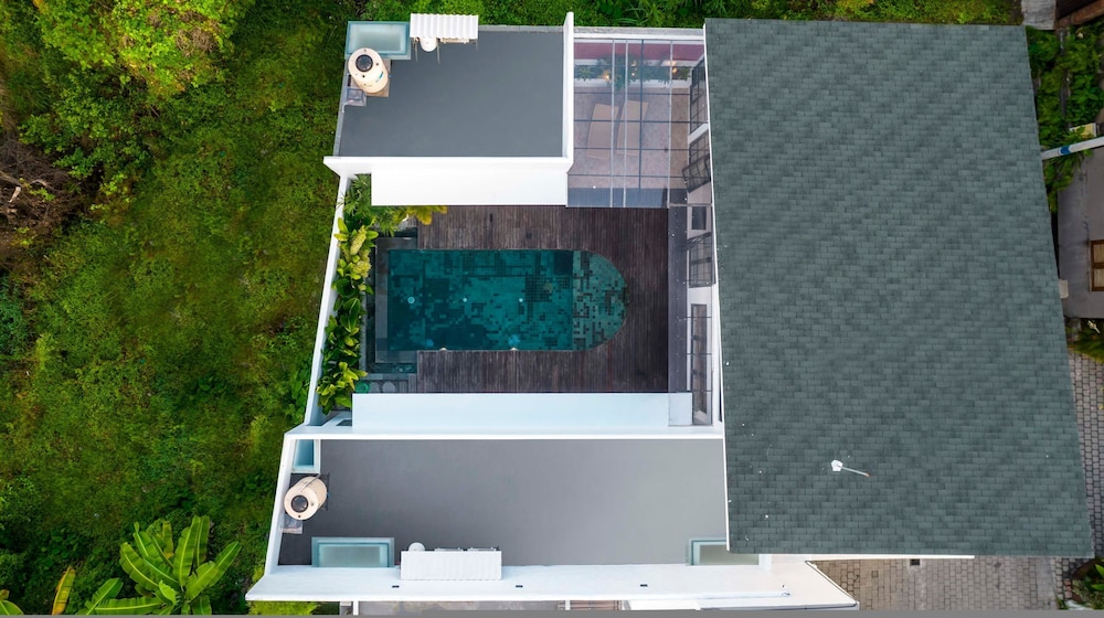 Casa Copper by Alfred in Bali - Tropical Luxury 3BR Pool Villa in the Heart Canggu