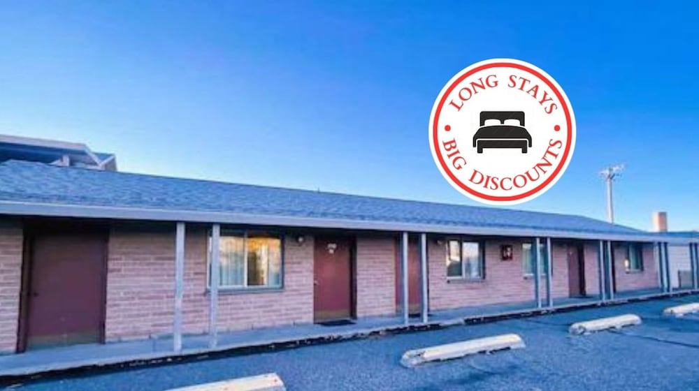 Riverton Vacations - Love Hotels Desert Inn  RV by OYO at Boysen Wind River WY - Property Image 1