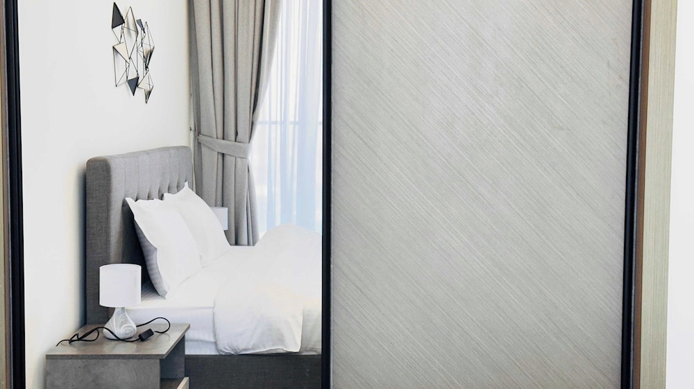 OYO HOME 1480 Premium 1bed Apartment In