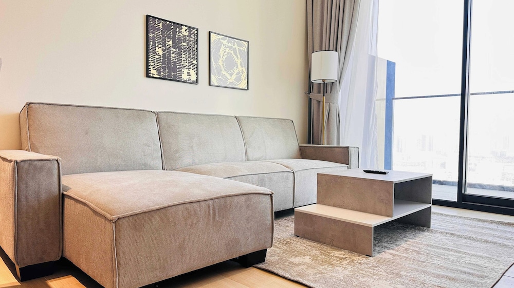 OYO HOME 1480 Premium 1bed Apartment In
