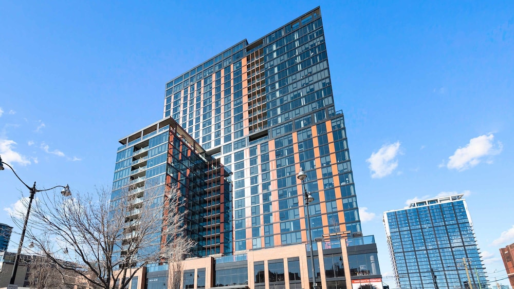 Cloud9 6 apt for 30ppl Fulton Market The Nouveau