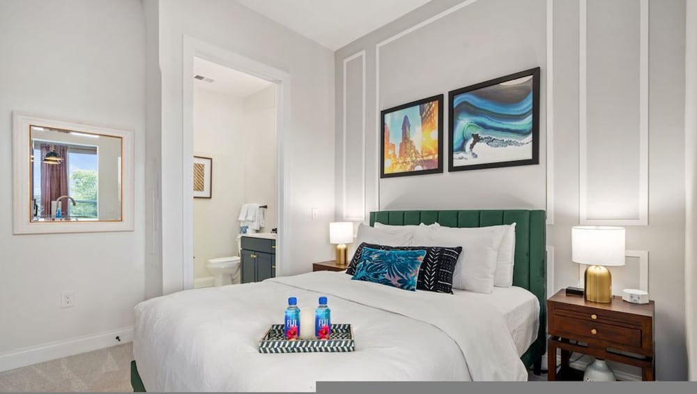 Top Floor 1BR At Luxe23