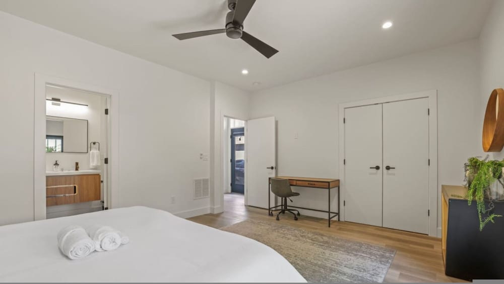 Stylish Getaway -columbus-3 Bedroom Masterpiece