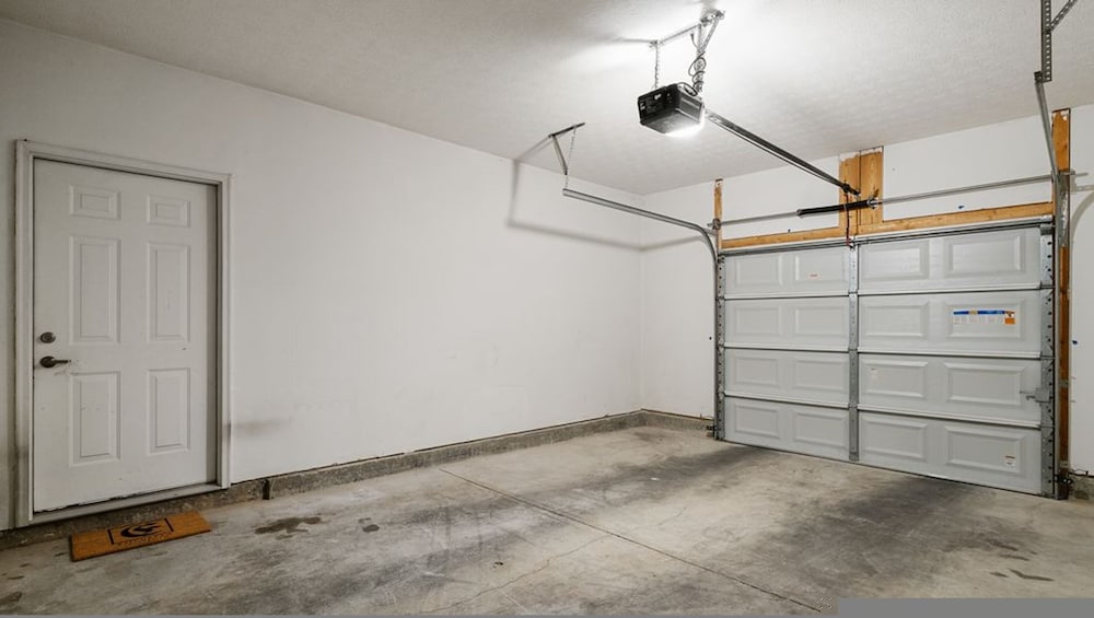 Ground Floor 2BR w Lux Amenities At Albany Glen