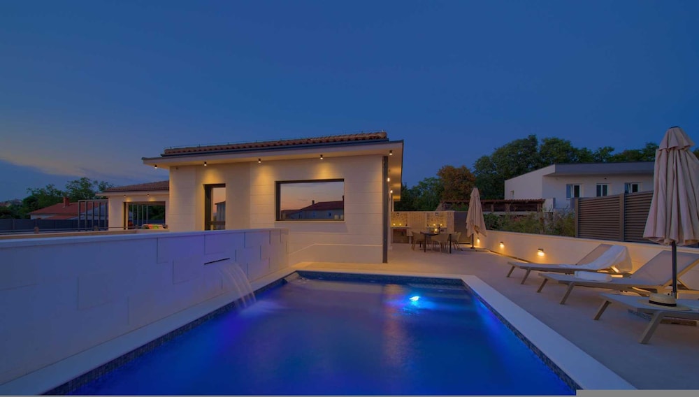 Villa Quarnaro With Heated Pool
