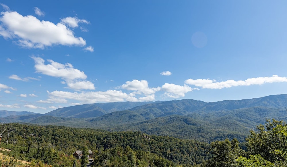 Lux Cabin Mtn Views Flat Parking Dog Friendly