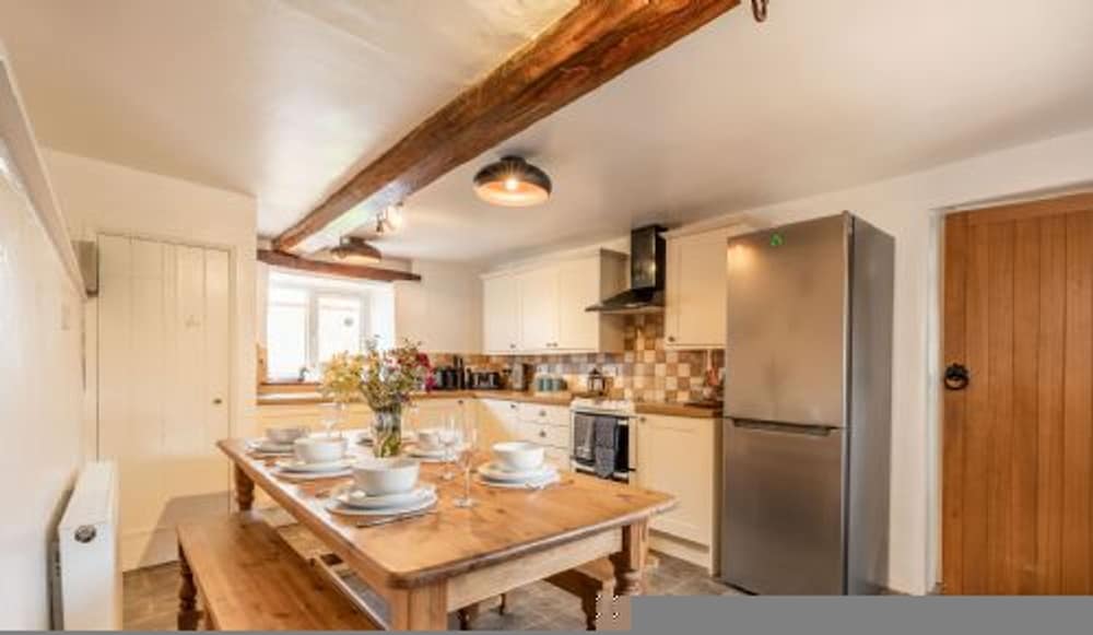 Host Stay Sand Pit Cottage