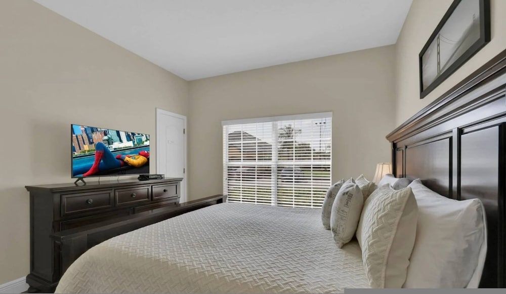 Amazing 4 Bedrooms 3 Bath Sleeps 10