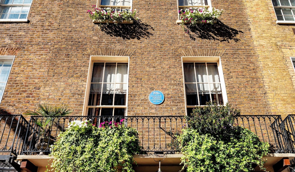 Lords Living -3 bed in Regents Park With Terrace