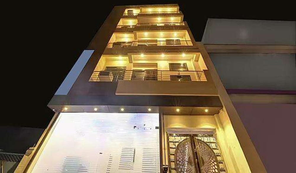 FabHotel Metro Inn view 2