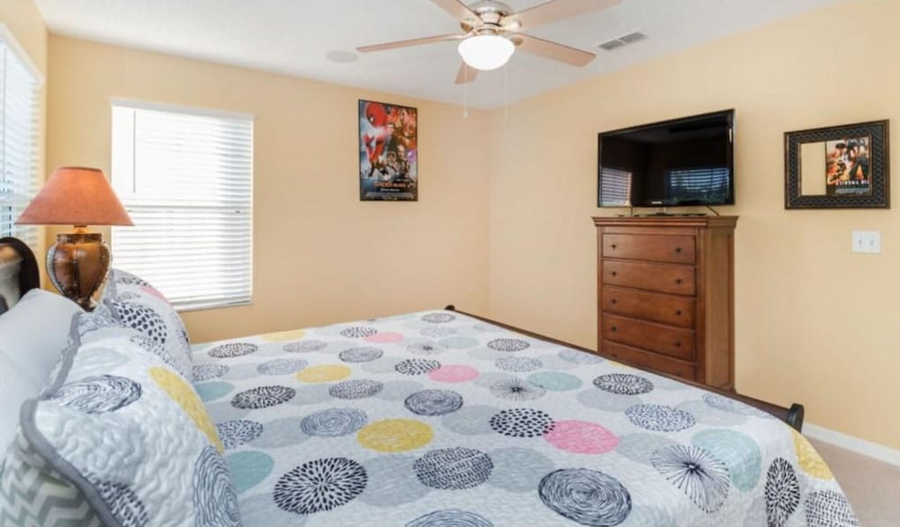 Emerald Island Getaway Sleeps 13