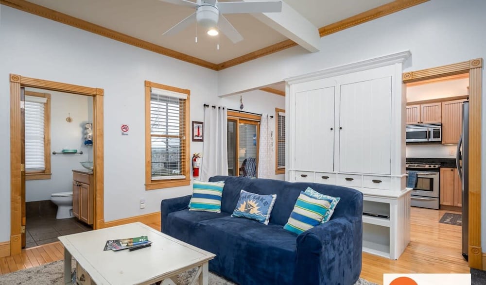 Lake Life Getaway - Condo Near Downtown
