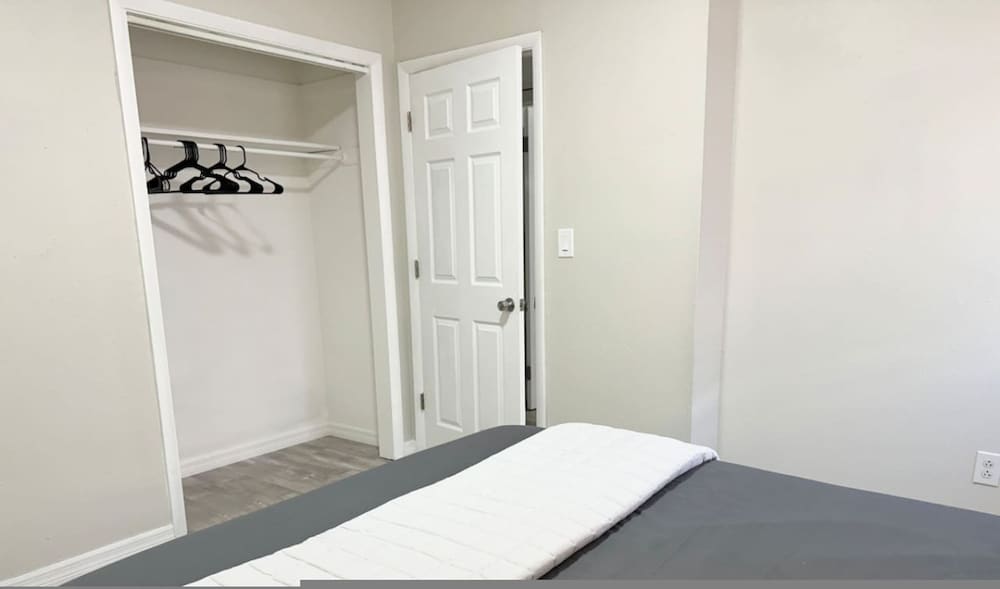 Pool Home in Seminole 5miles to Beach