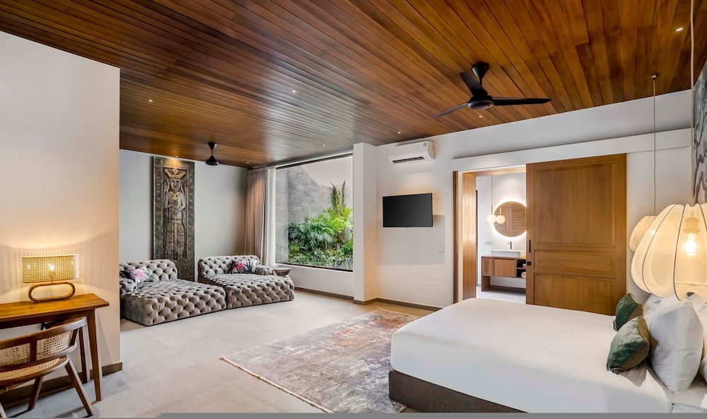 Villa Nusantara 4 by Alfred in Bali - Brand NEW Luxury 4BD Pool Villa Pererenan Beach Caggu
