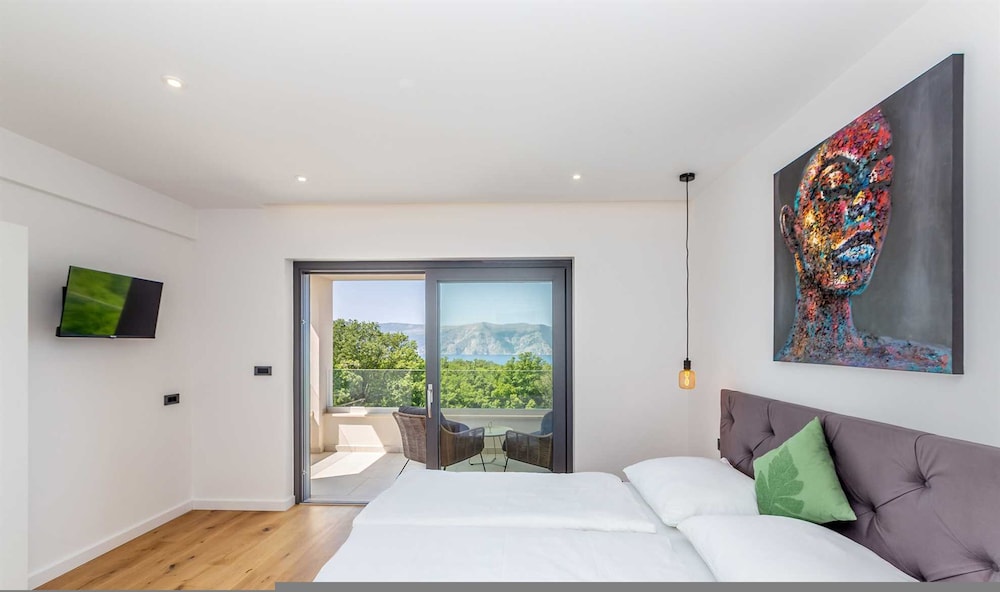 Villa Verena With Heated Pool