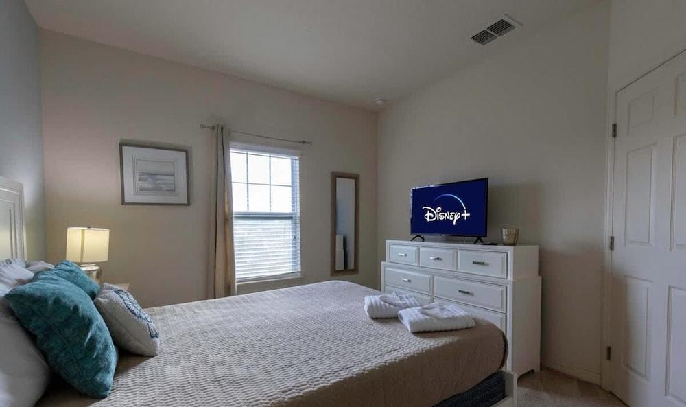 4BR Family Townhouse Steps to Disney