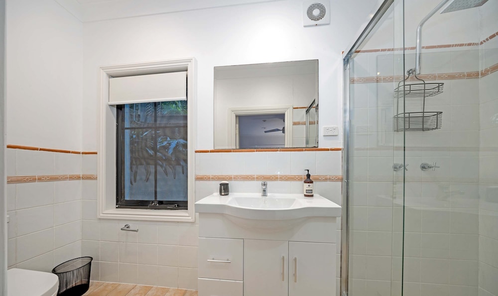 Metawise Luxe 6 Bed Ocean View Family Home in Seaforth