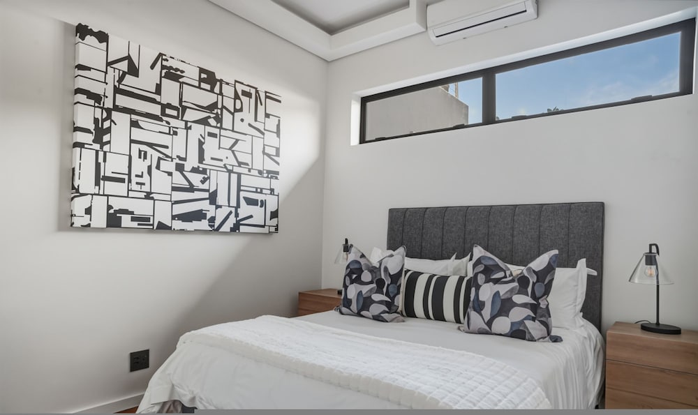 Two Bed Designer Luxury Central De Waterkant