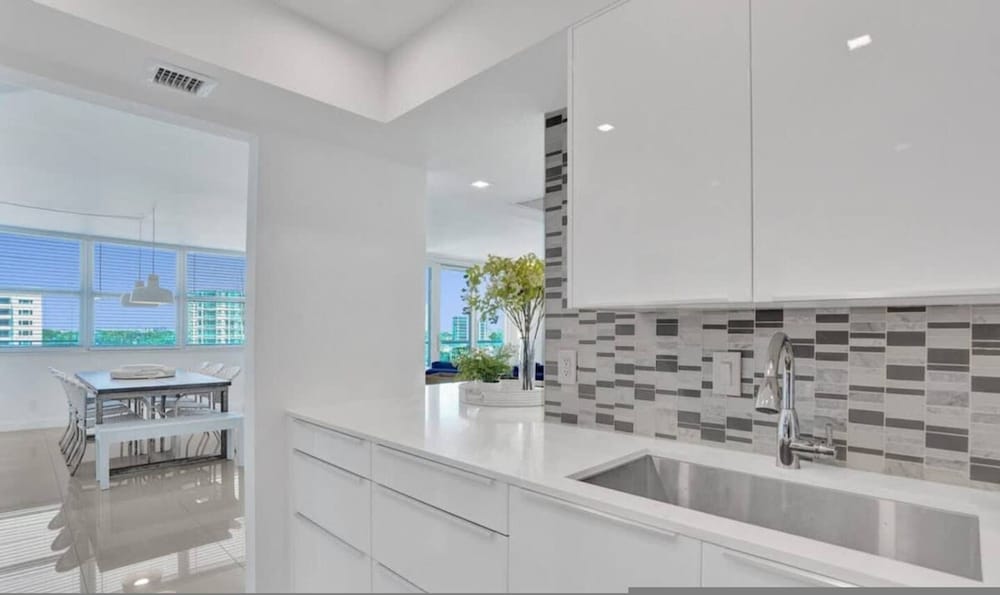 Boutique Luxury 2Br 2Ba Beach Intercostal View