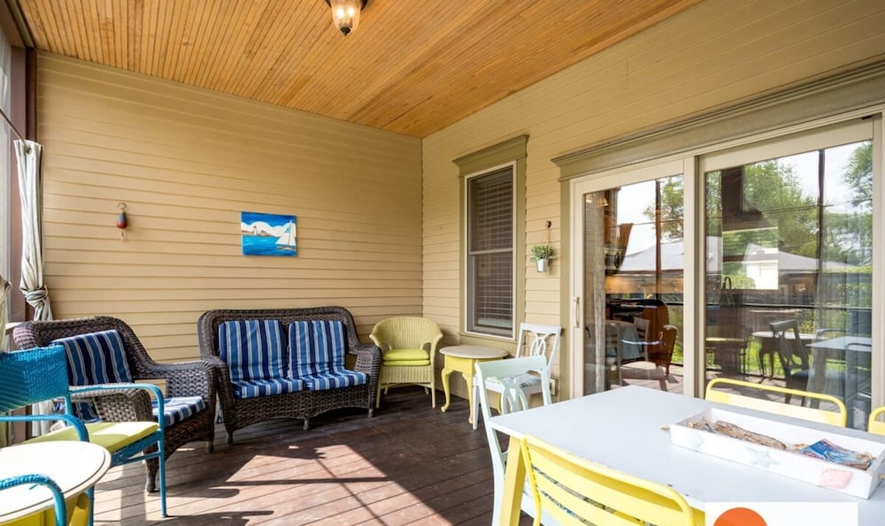 Lake Life Getaway - Condo Near Downtown