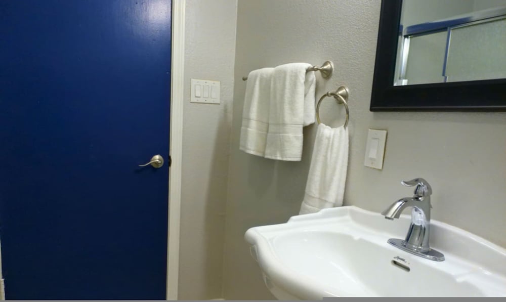 Cozy 3BR Retreat w Office