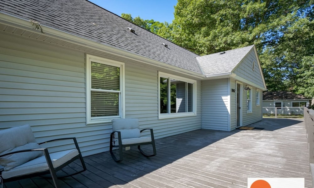All Decked Out Farmhouse - Game Room Nearby Beach