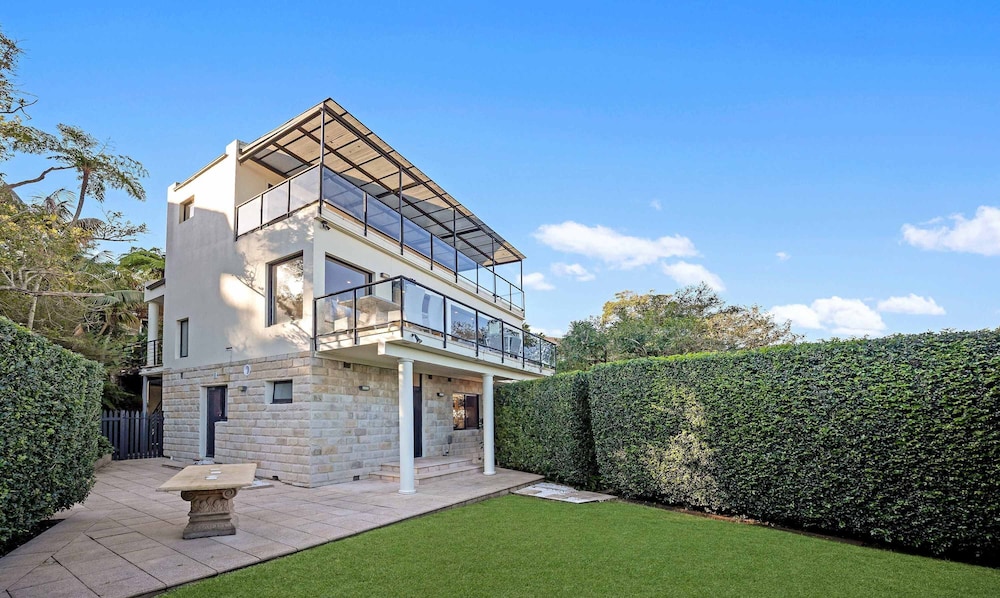 Metawise Luxe 6 Bed Ocean View Family Home in Seaforth